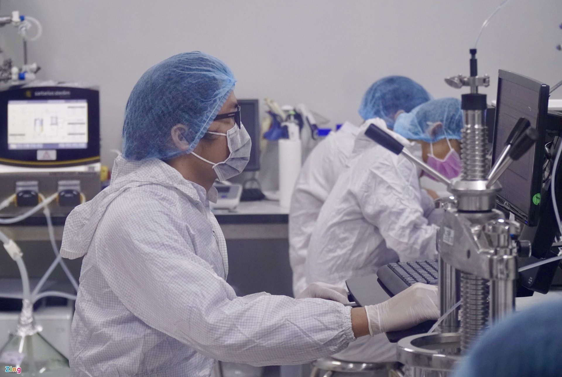 vaccine phong chong covid-19 anh 1