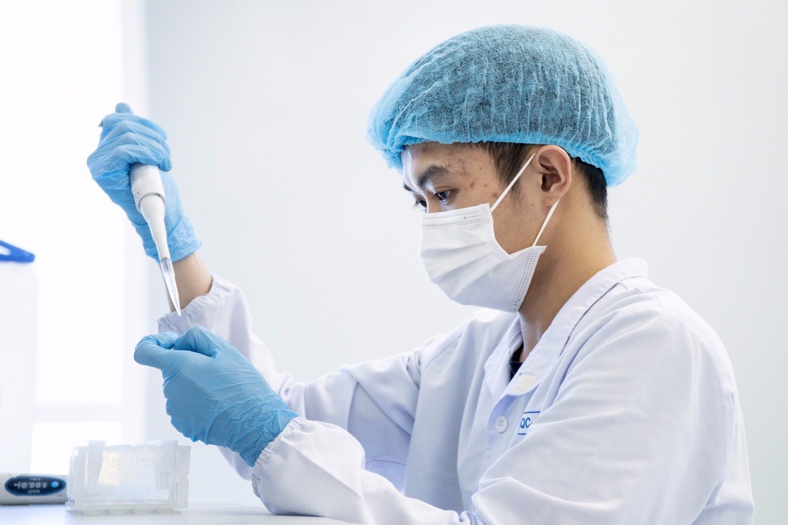 Khoang 600.000 nguoi sap duoc tiem vaccine Covid-19 hinh anh