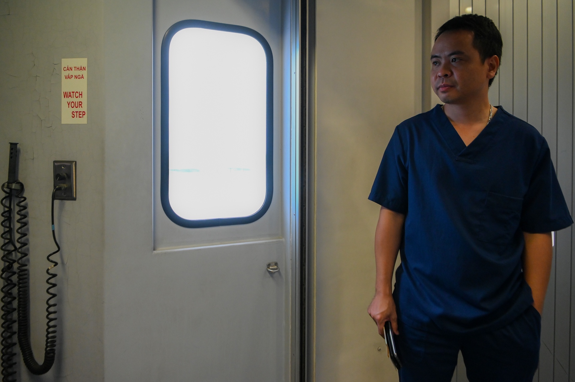 bac si chong dich covid-19 anh 1