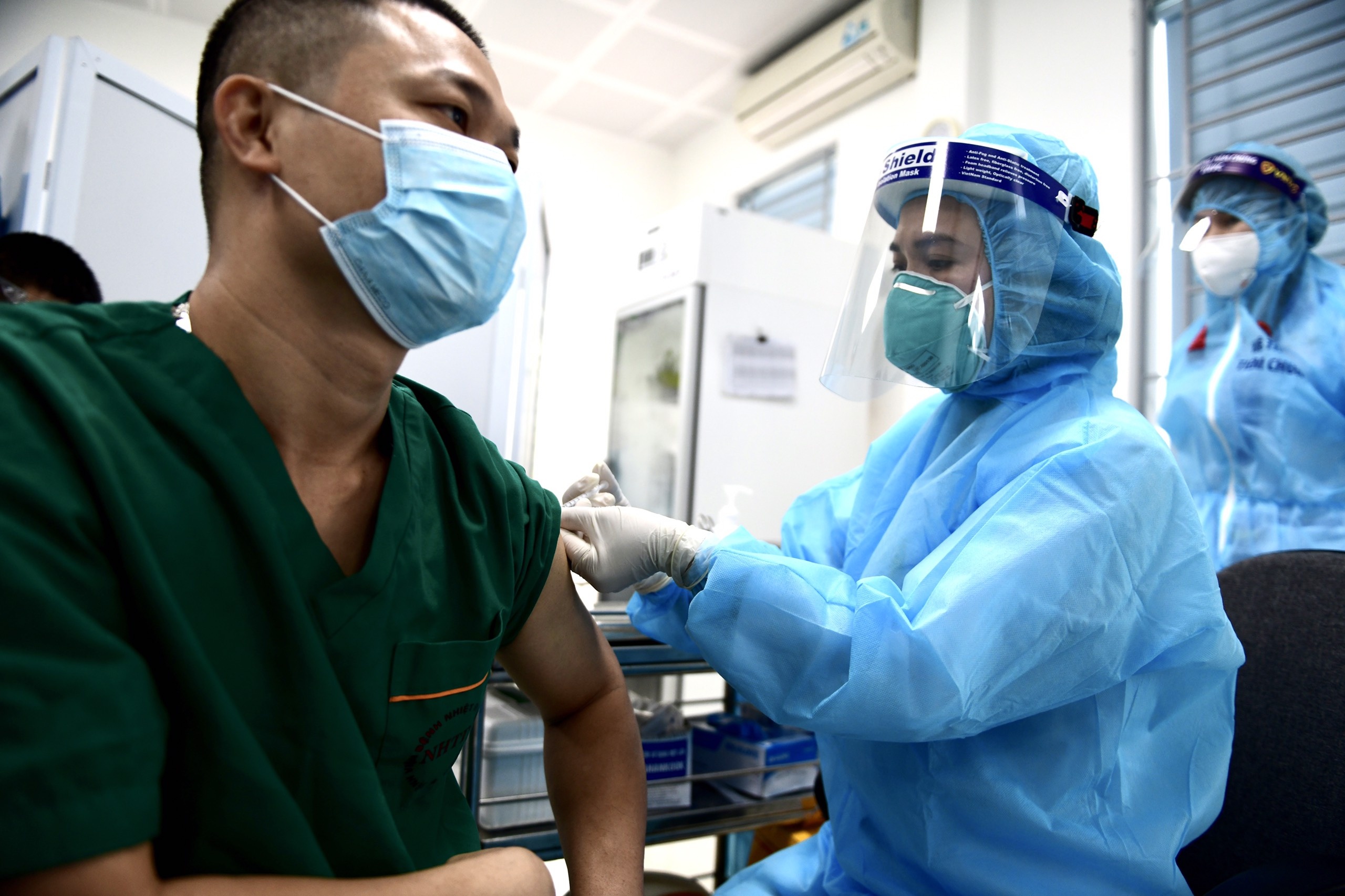 Hon 36.000 nguoi Viet da tiem vaccine Covid-19 hinh anh