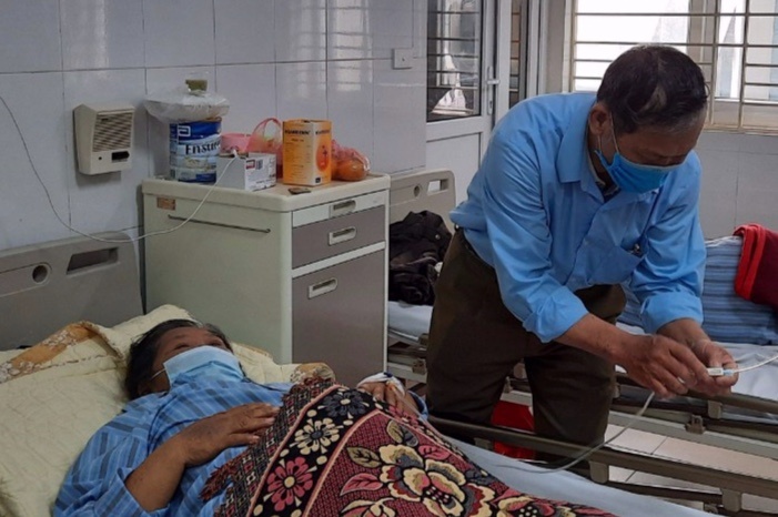 Phu hai chan sau mot nam uong thuoc nam hinh anh