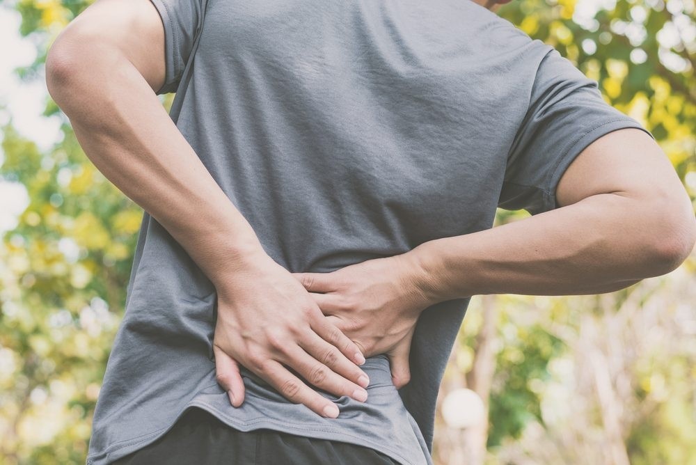 Nguyen nhan dau moi lung, co o nguoi tre hinh anh