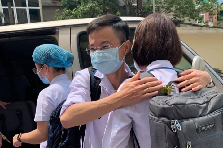 Hon 4.400 nhan vien y te tren ca nuoc da den TP.HCM hinh anh