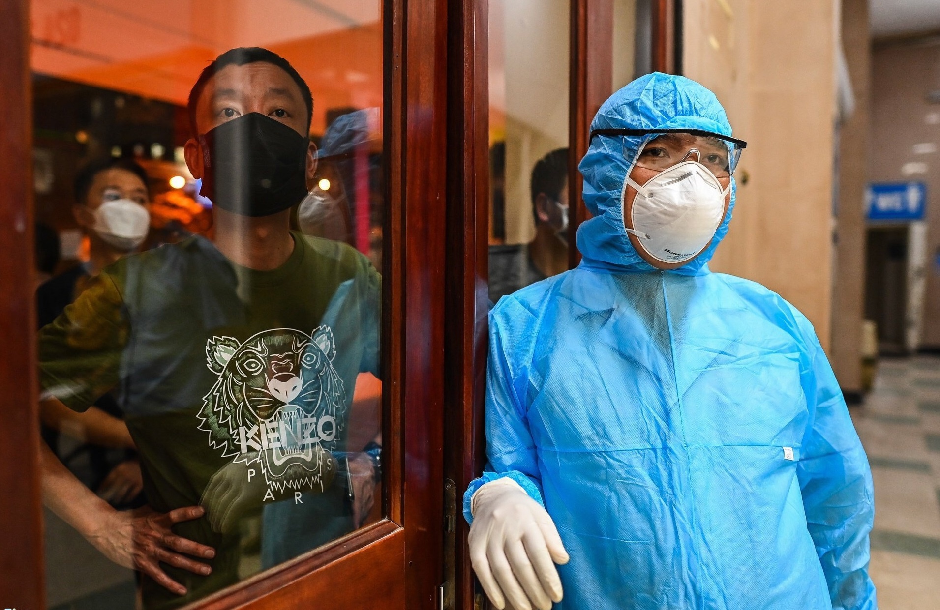 F0 o Ha Noi phai tu chua benh vi goi y te phuong nhung khong ai den hinh anh