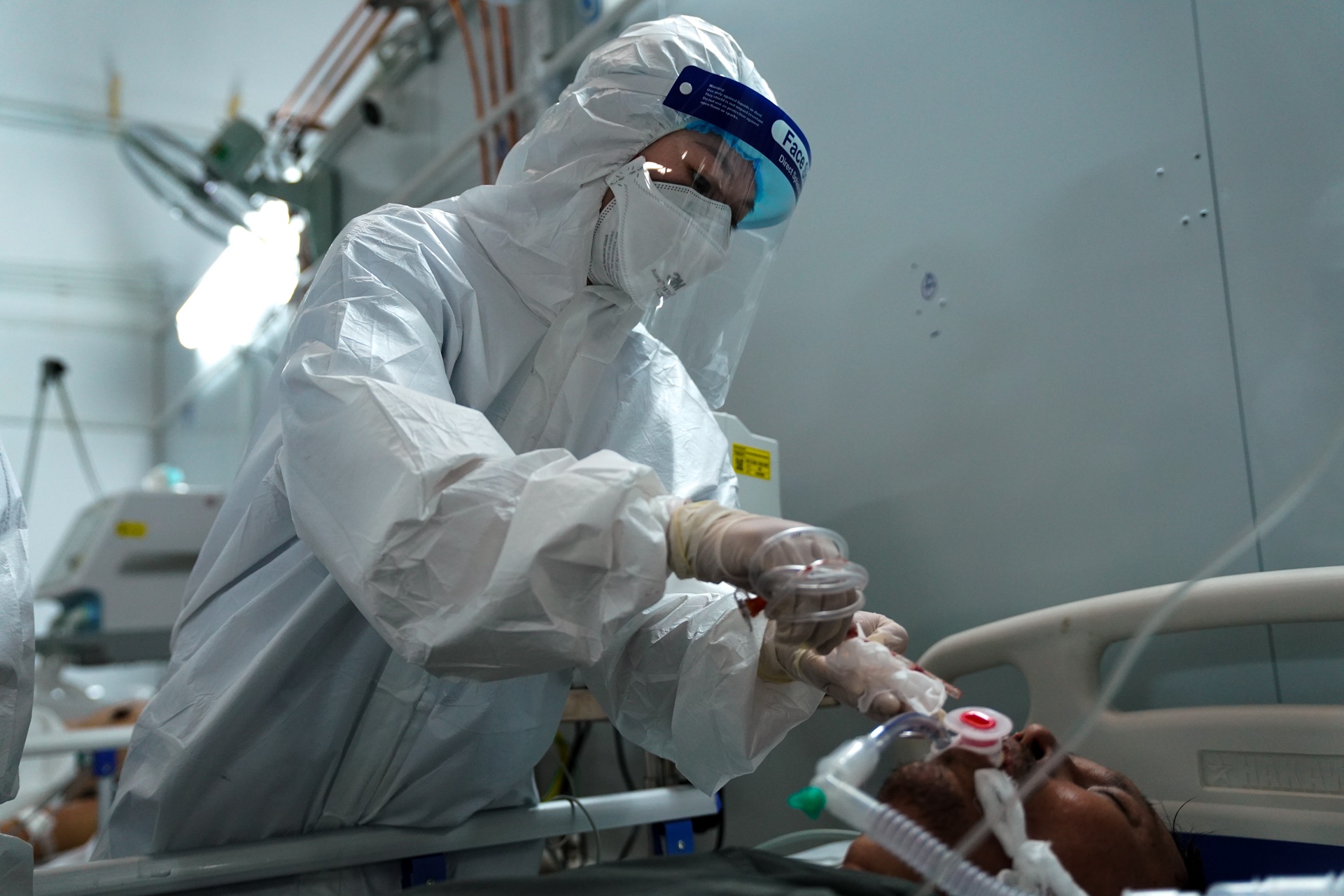 quy dinh ve quan ao bao ho trong dich covid-19 anh 1