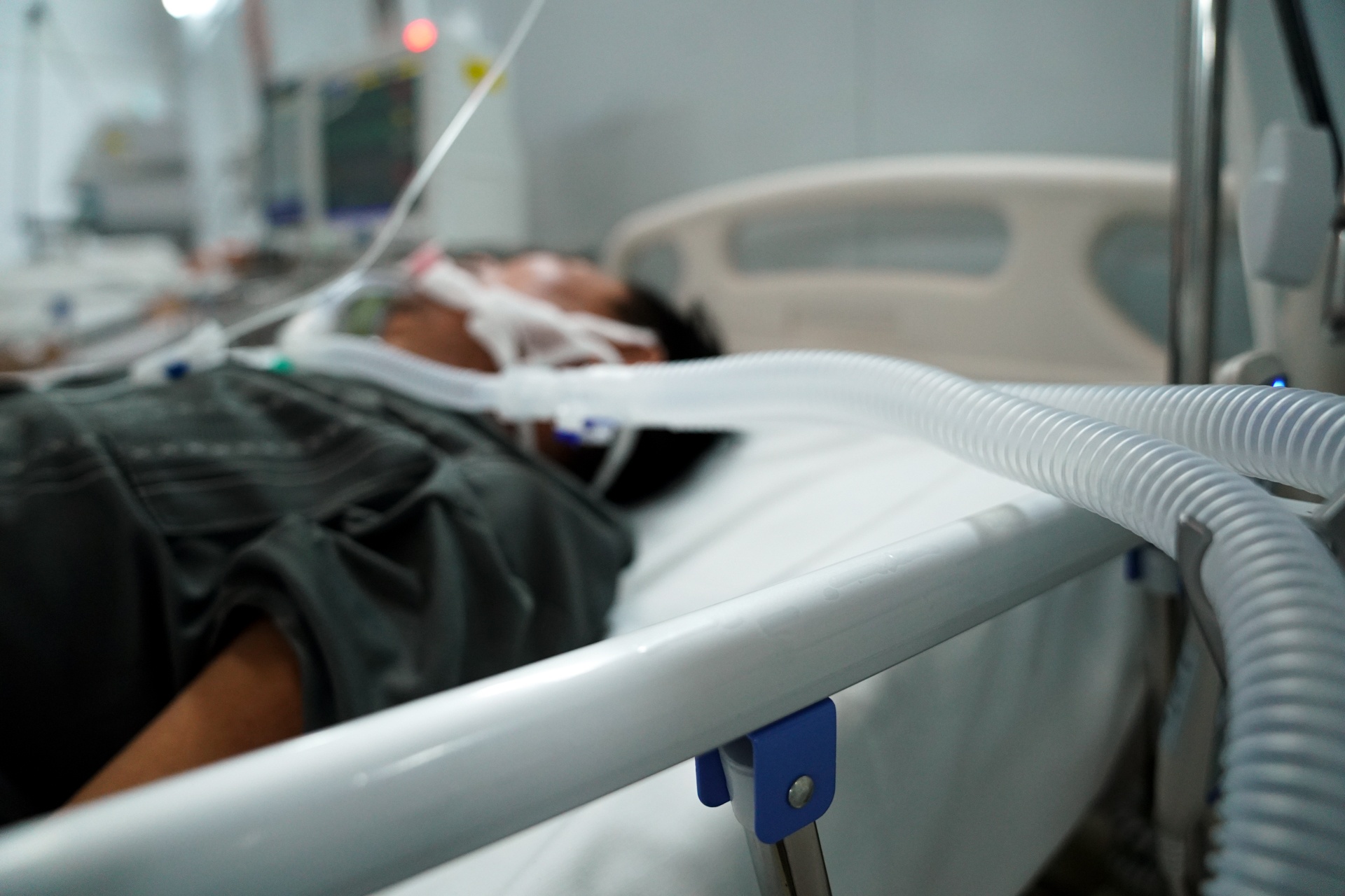 thoi diem quan trong trong dieu tri covid-19 anh 1