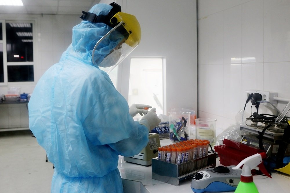 Phat hien 13 nguoi nhiem nCoV tai mot chung cu o Ha Noi hinh anh