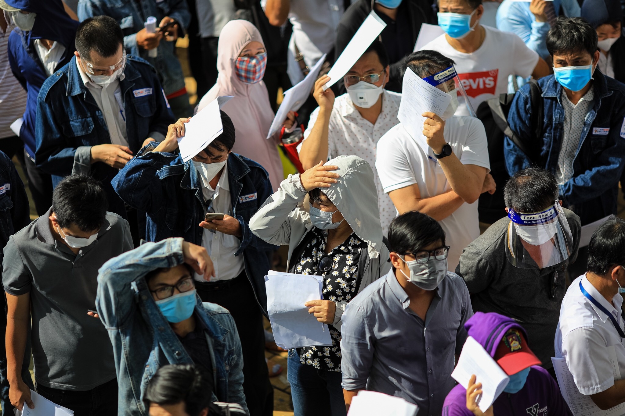 Dich Covid-19 tai TP.HCM bung phat manh o moi truong tiep xuc gan hinh anh