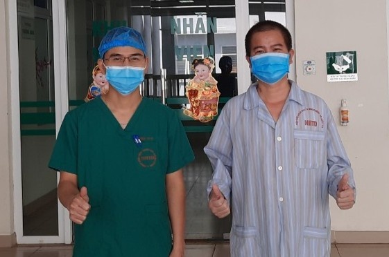 Benh nhan Covid-19 tung duoc can thiep ECMO xuat vien hinh anh