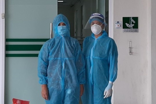 Tung nguy kich, 2 benh nhan Covid-19 duoc xuat vien hinh anh