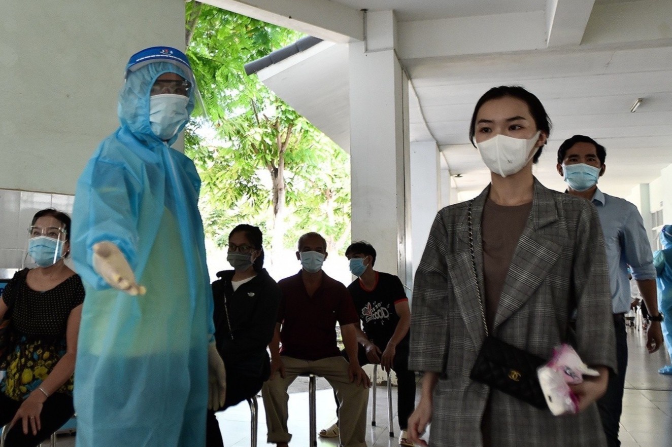 TP.HCM chan chinh quy trinh xet nghiem va truy vet hinh anh