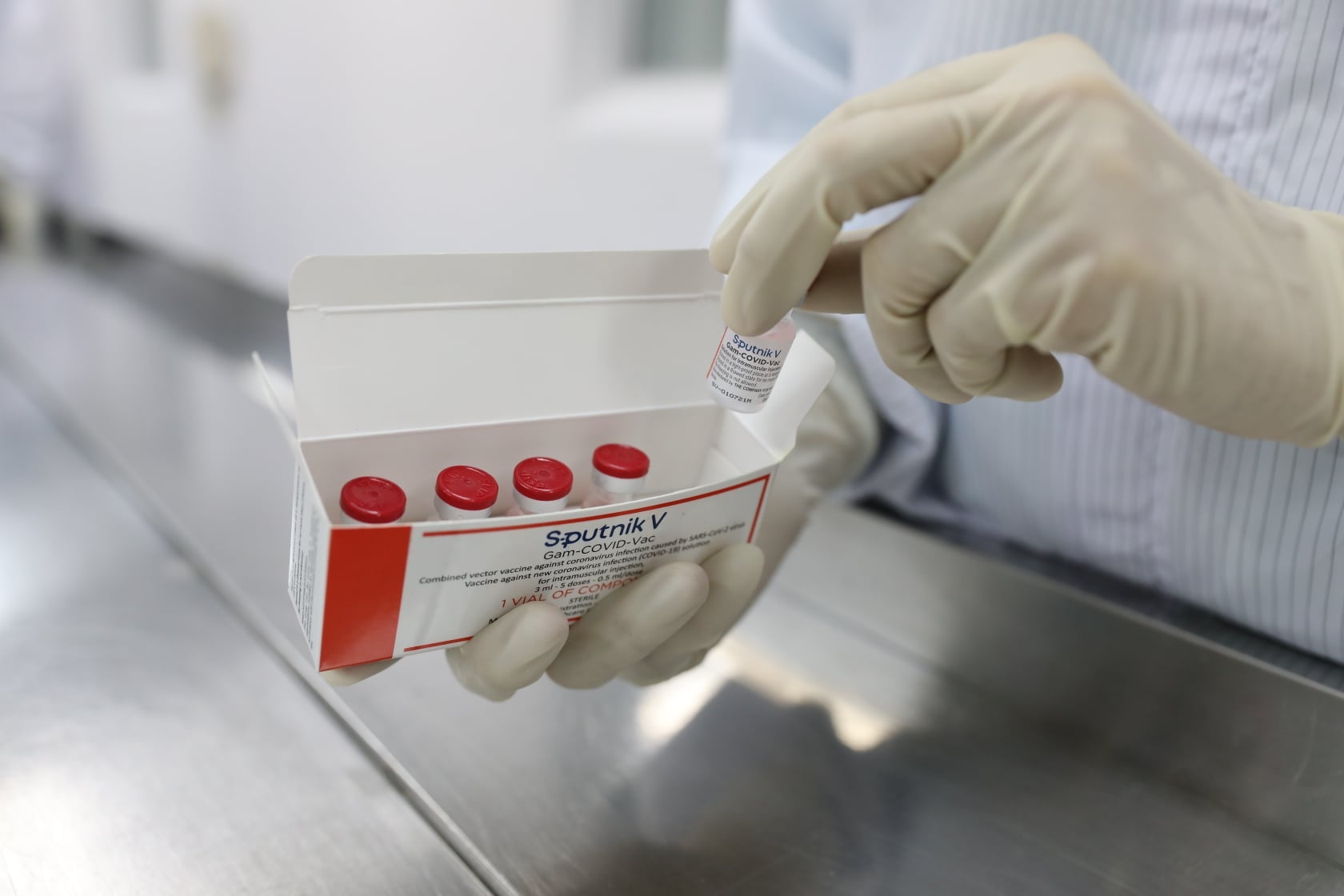 Quy trinh gia cong vaccine Sputnik V tai Viet Nam hinh anh