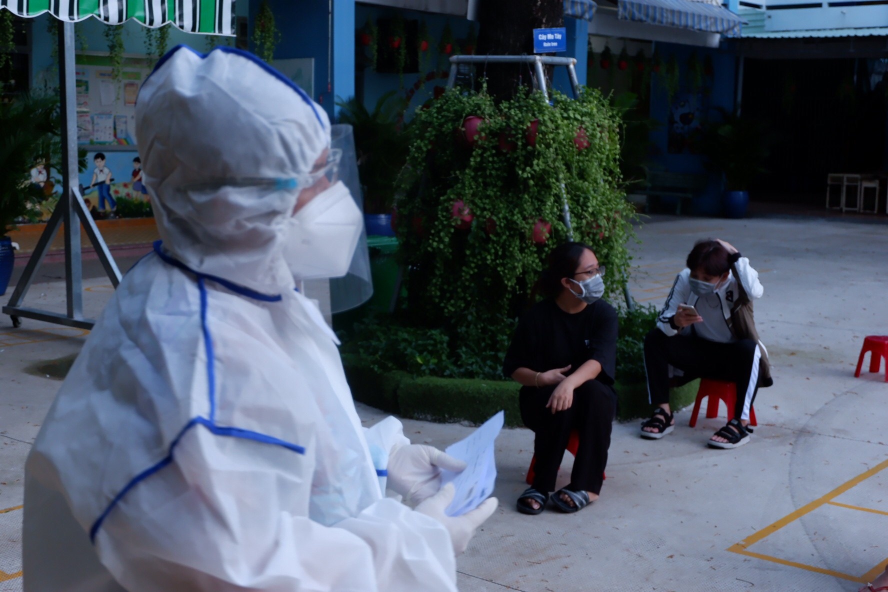 3 nguoi cung gia dinh tai Ha Noi duong tinh voi nCoV hinh anh
