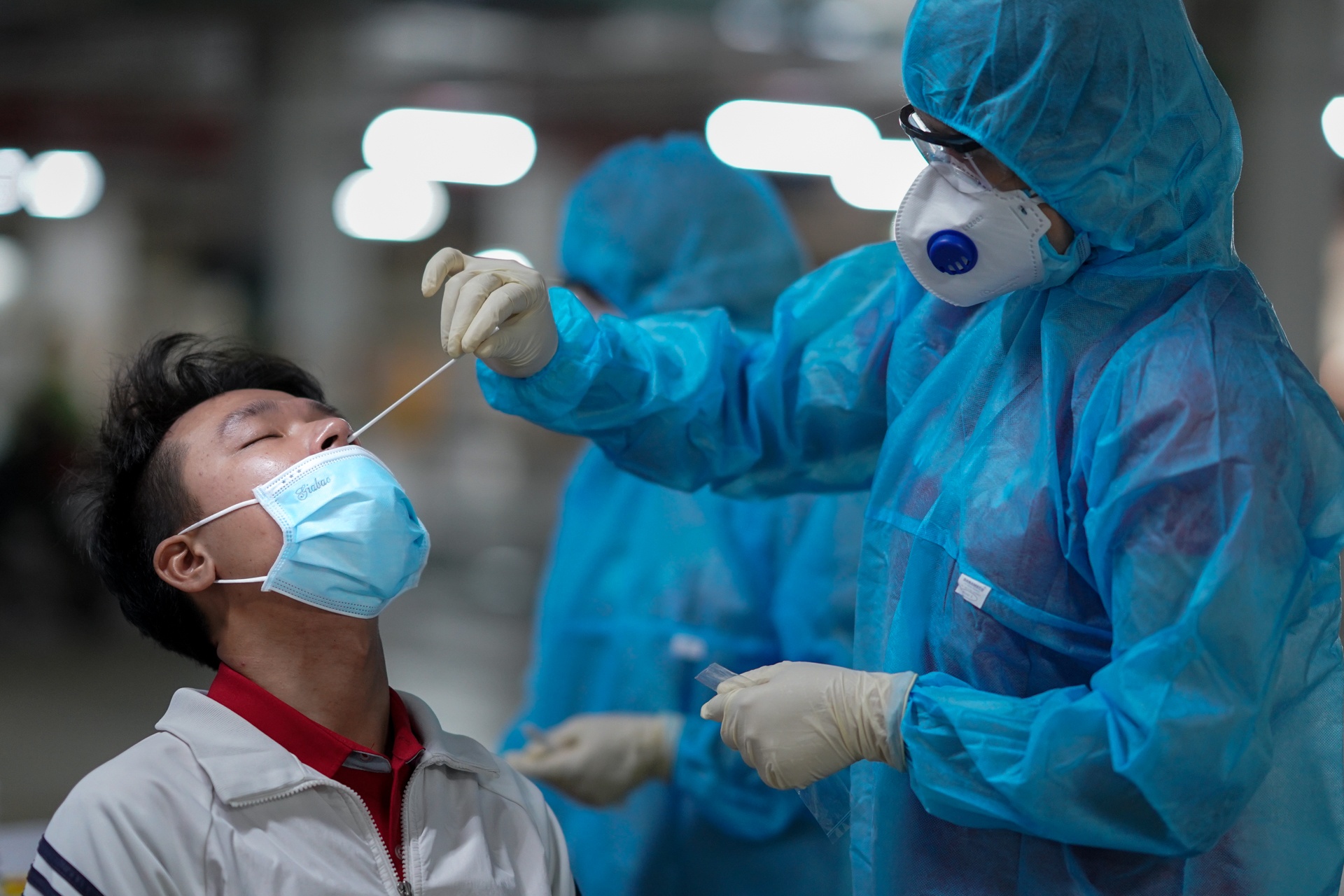 10.797 ca mac Covid-19 moi tren 43 tinh, thanh pho hinh anh