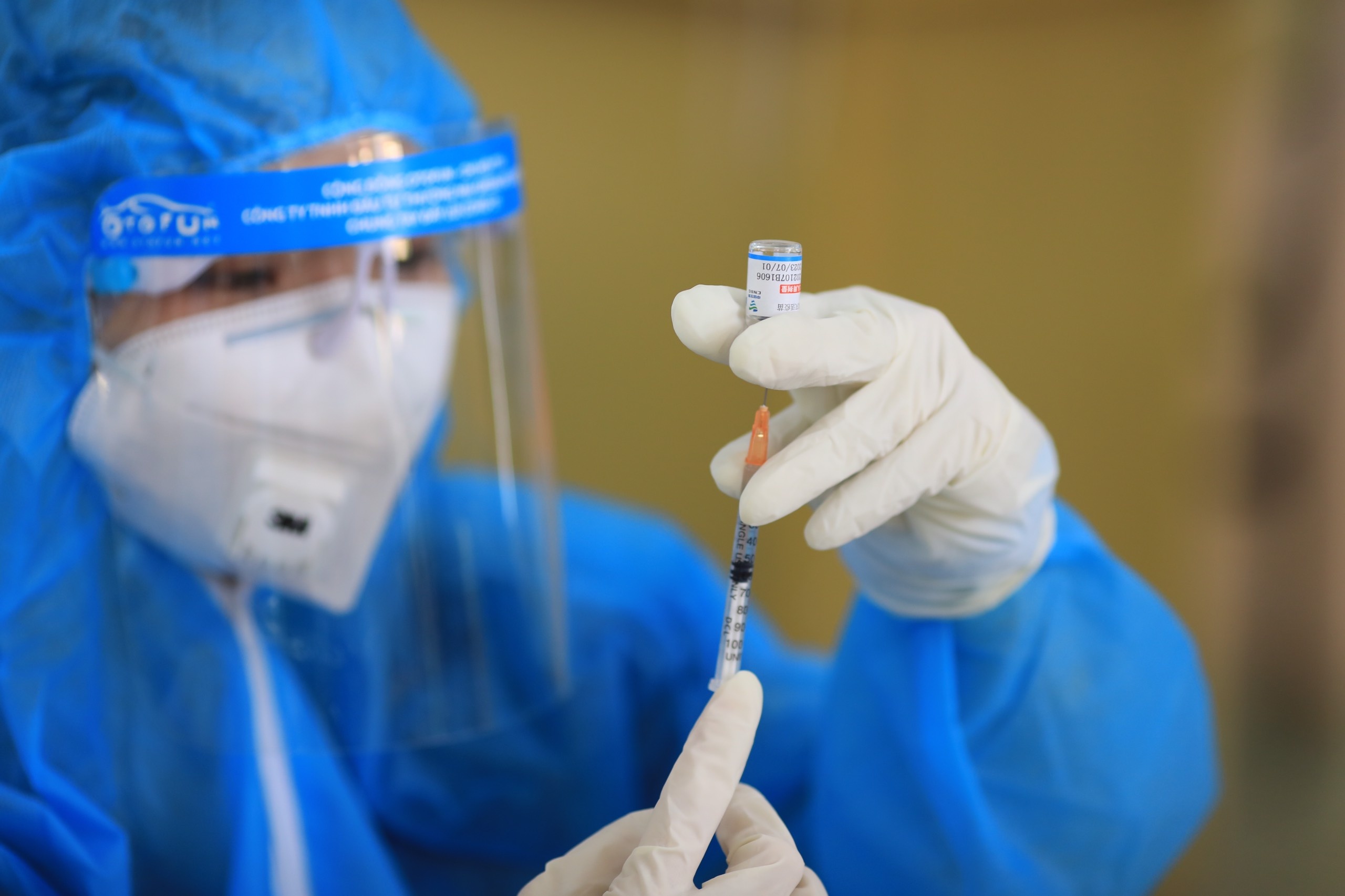Hon 90% dan so quan Phu Nhuan duoc tiem vaccine Covid-19 hinh anh