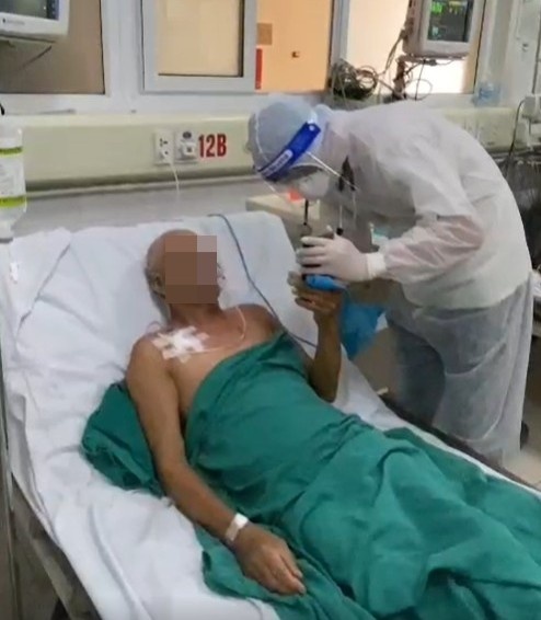 benh nhan covid-19 nhuong may tho anh 5