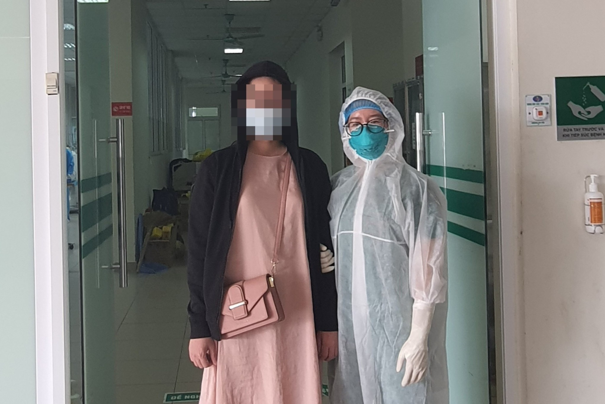 Thai phu khoi Covid-19 sau gan mot thang nguy kich hinh anh