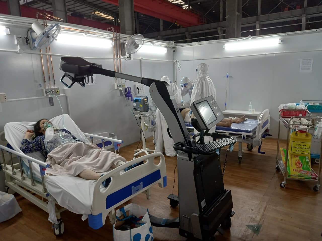 Nhieu benh nhan Covid-19 tai TP.HCM chuyen dien bien nhe hinh anh