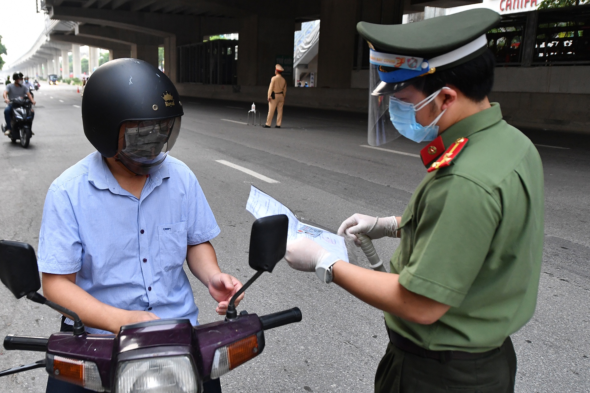 PGS Tran Dac Phu: Ha Noi dap dich tot nhung kho dua so ca mac ve 0 hinh anh