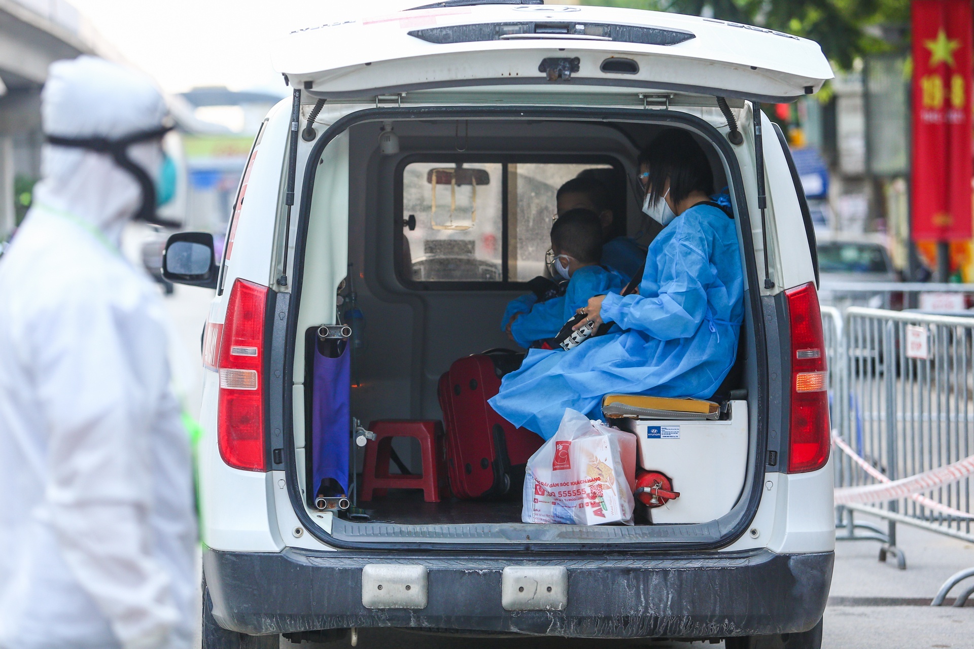 O dich tai Long Bien ghi nhan them mot ca nhiem nCoV hinh anh