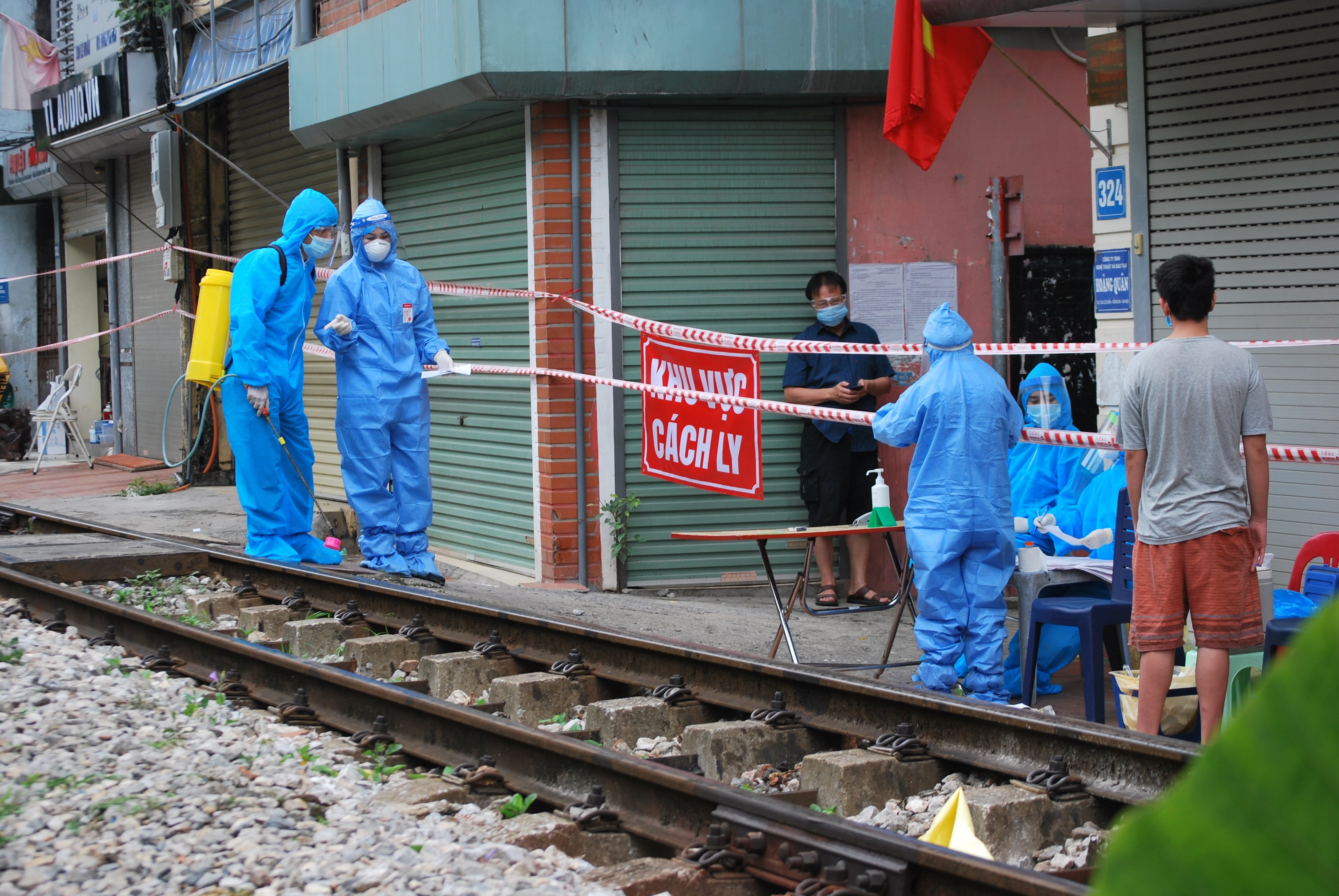 O dich o quan Thanh Xuan co them 21 ca duong tinh voi nCoV hinh anh