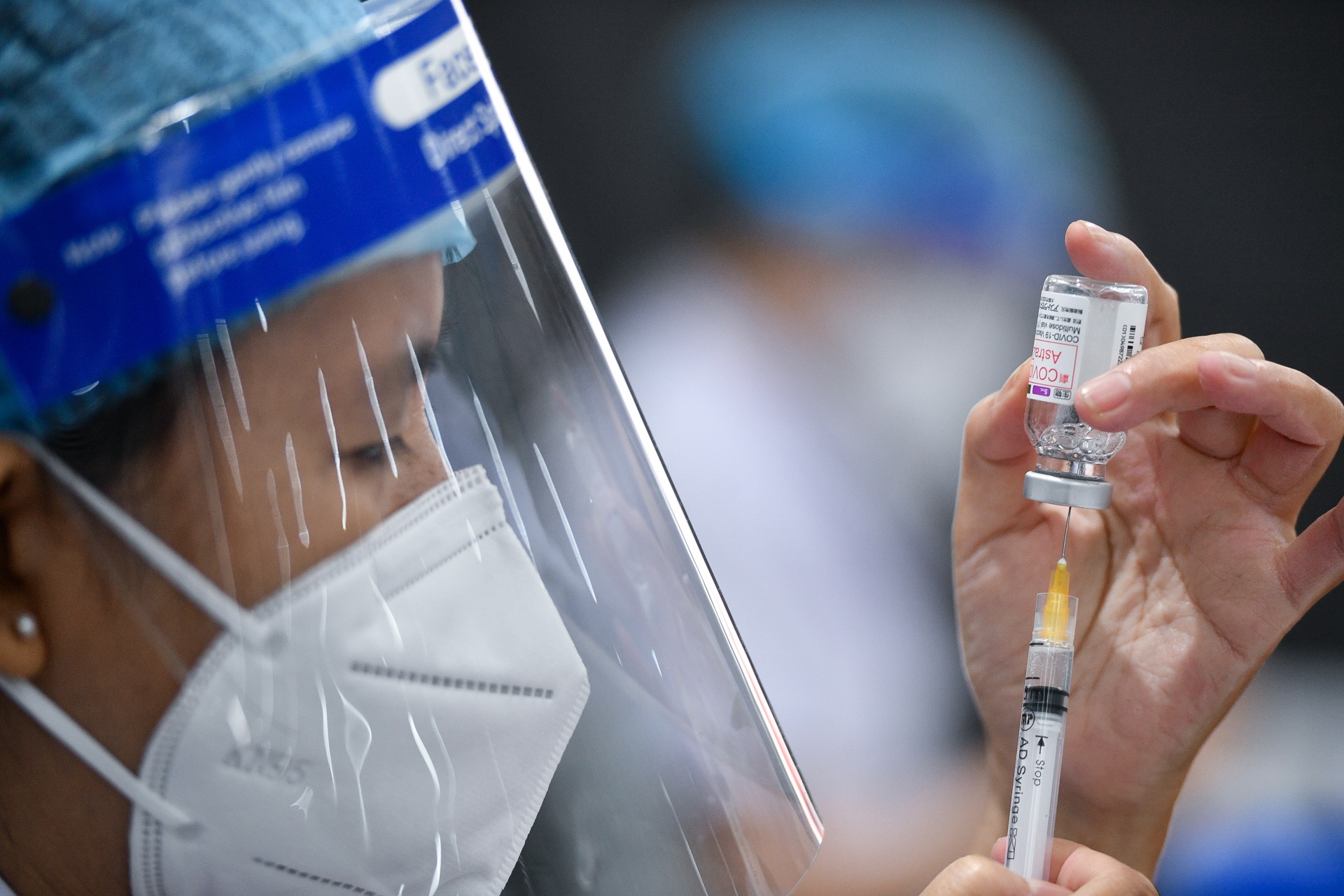 Hon 900.000 nguoi tai TP.HCM hoan thanh 2 mui vaccine Covid-19 hinh anh