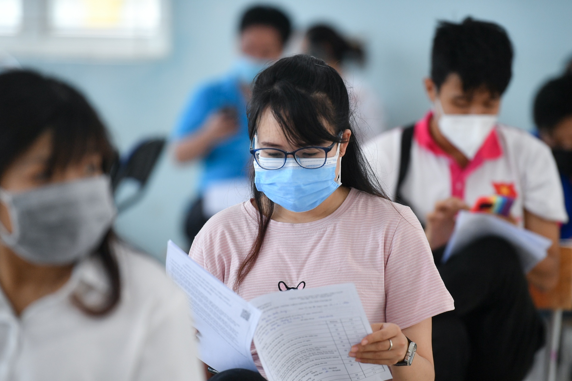 Cho phep rut ngan khoang cach 2 mui AstraZeneca xuong it nhat 4 tuan hinh anh