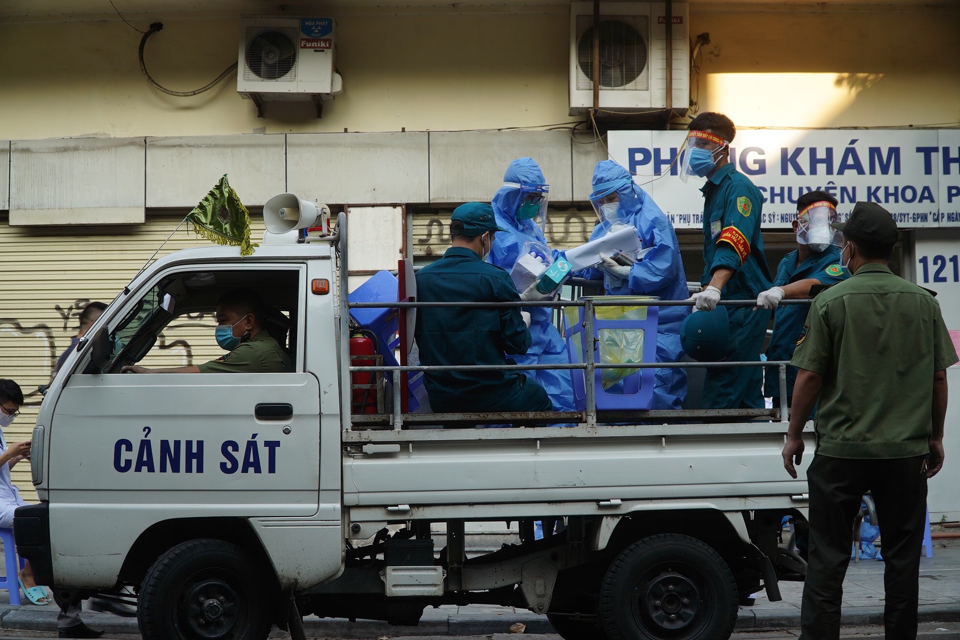 Ha Noi phat hien 3 ca nhiem nCoV trong cong dong hinh anh