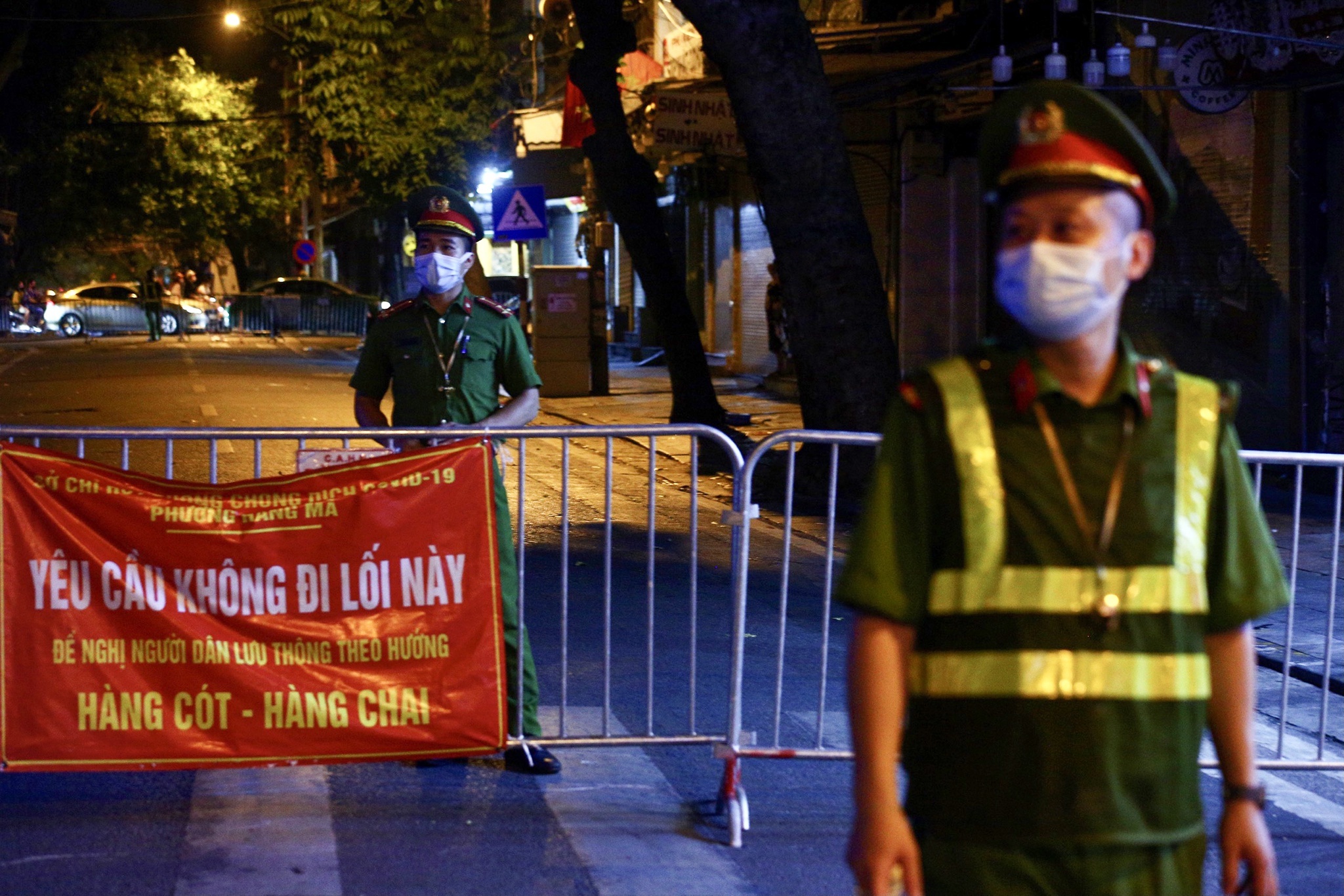 Dem Trung thu la kinh nghiem cho Ha Noi khi noi long gian cach hinh anh