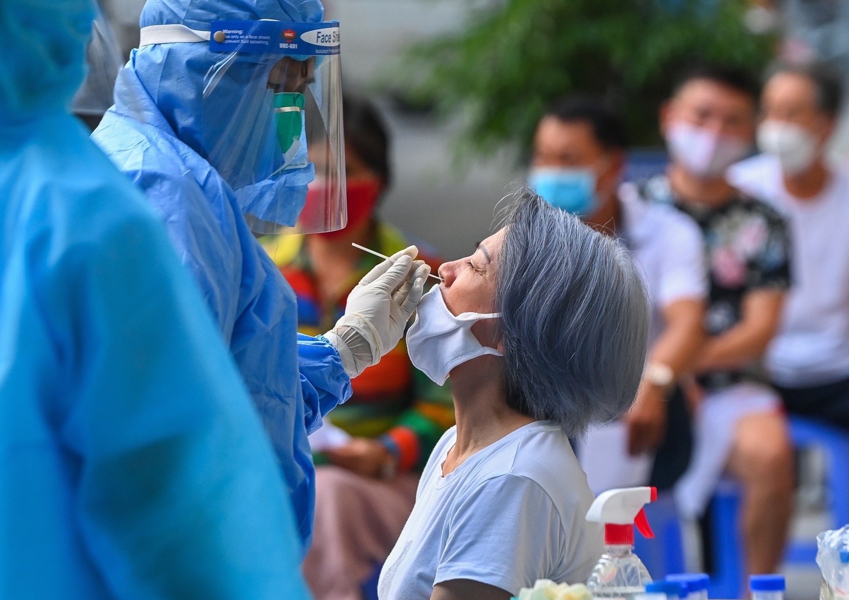 Nguy co bung dich tai Ha Noi khi lien tiep phat hien ca cong dong hinh anh