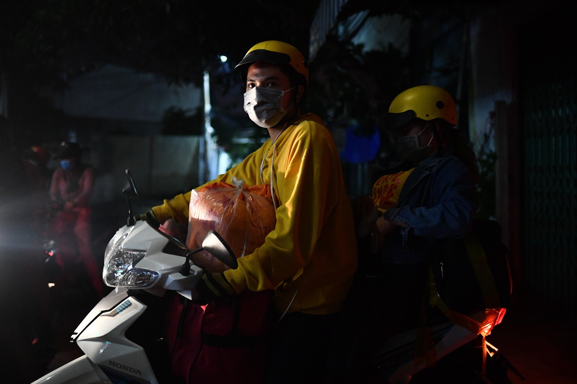 giai phap phong dich covid-19 do nguoi dan toi thanh pho anh 1