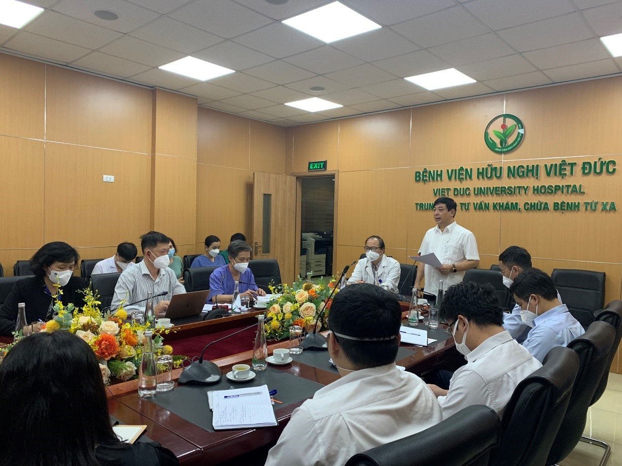 bệnh viện việt đức gỡ phong tỏa ảnh 1 benh vien viet duc go phong toa anh 1