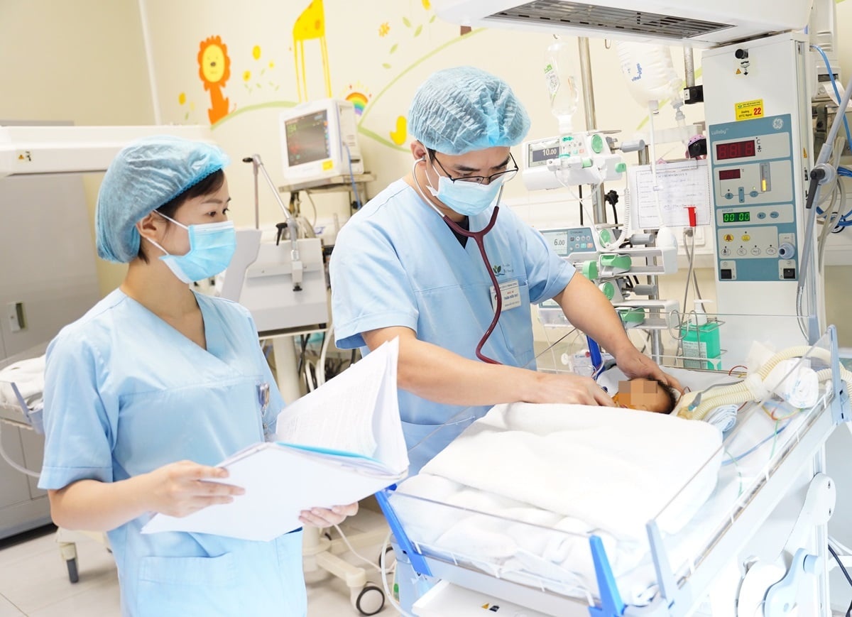 tre nhe can mac benh tim anh 1