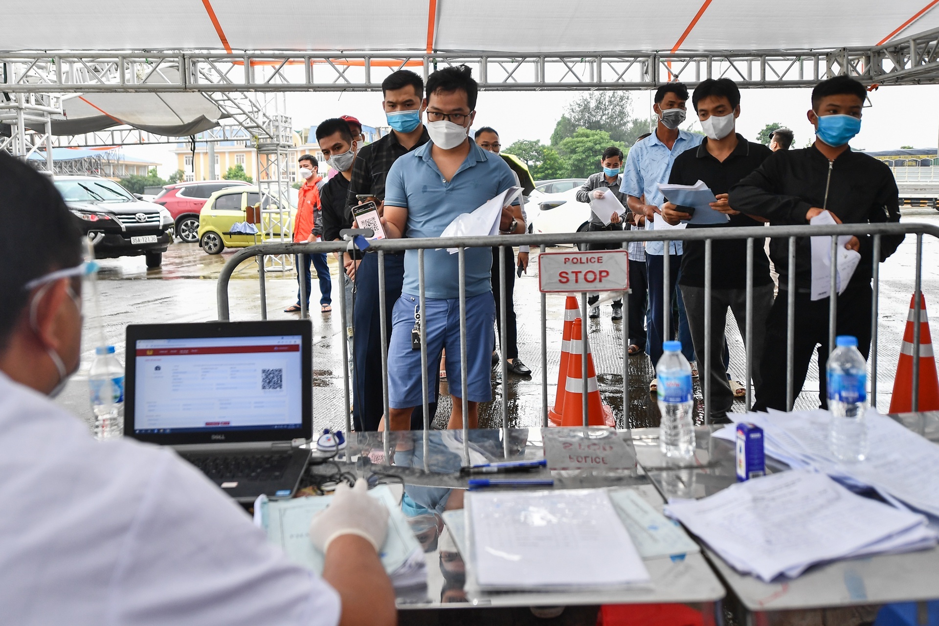 100% nguoi dan tren 18 tuoi tai Ha Noi deu da duoc tiem 2 mui vaccine hinh anh
