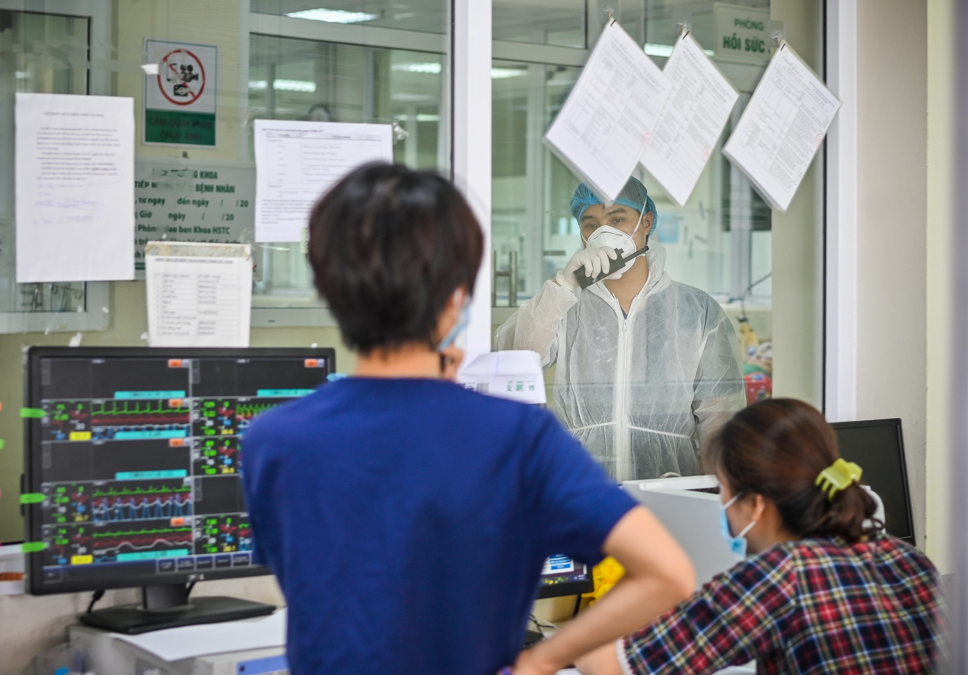 F0 nhap vien o Ha Noi tang, nhieu ca nang vi chua tiem vaccine hinh anh
