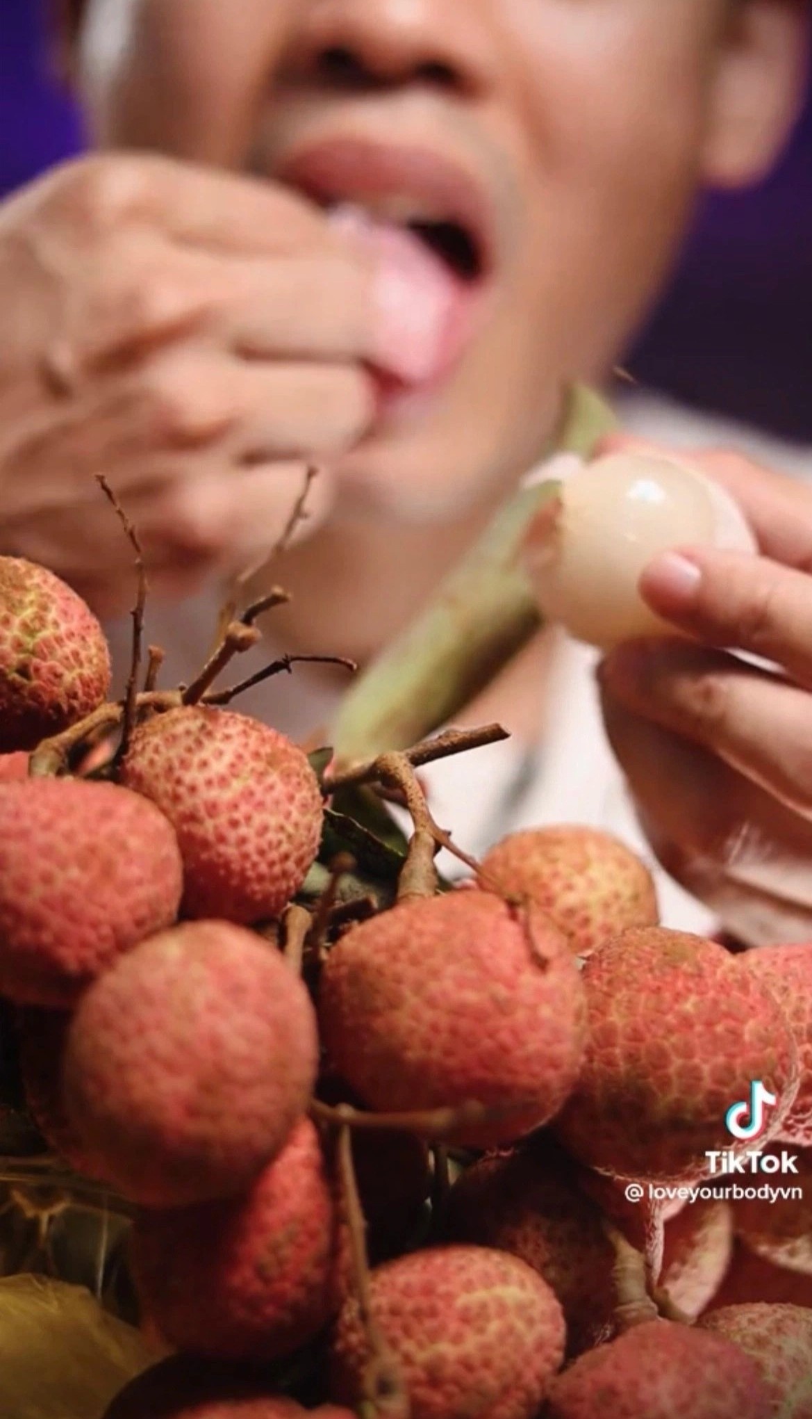 ăn màng trắng của quả vải tránh nhiệt miệng ảnh 2 an mang trang cua qua vai tranh nhiet mieng anh 2