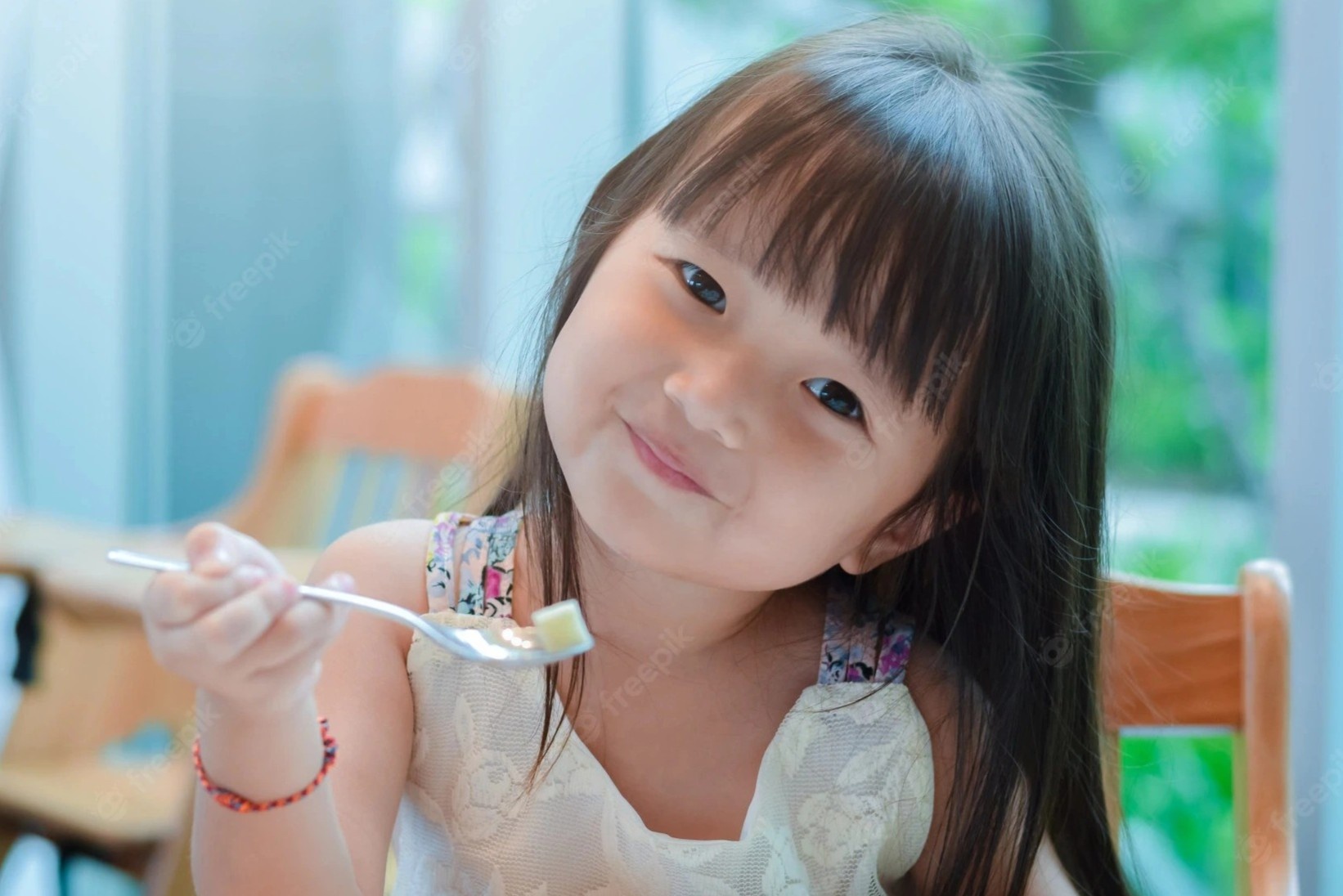 Cac loai thuc pham va thoi diem an giup tre cao hon hinh anh