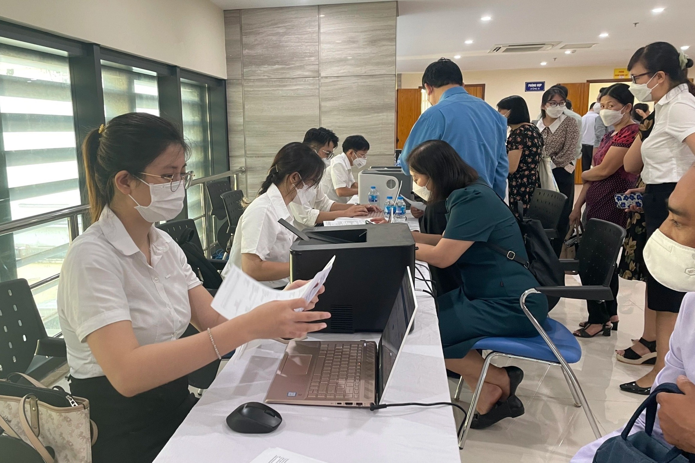 dịch covid-19 bùng phát trở lại ảnh 1 dich covid-19 bung phat tro lai anh 1
