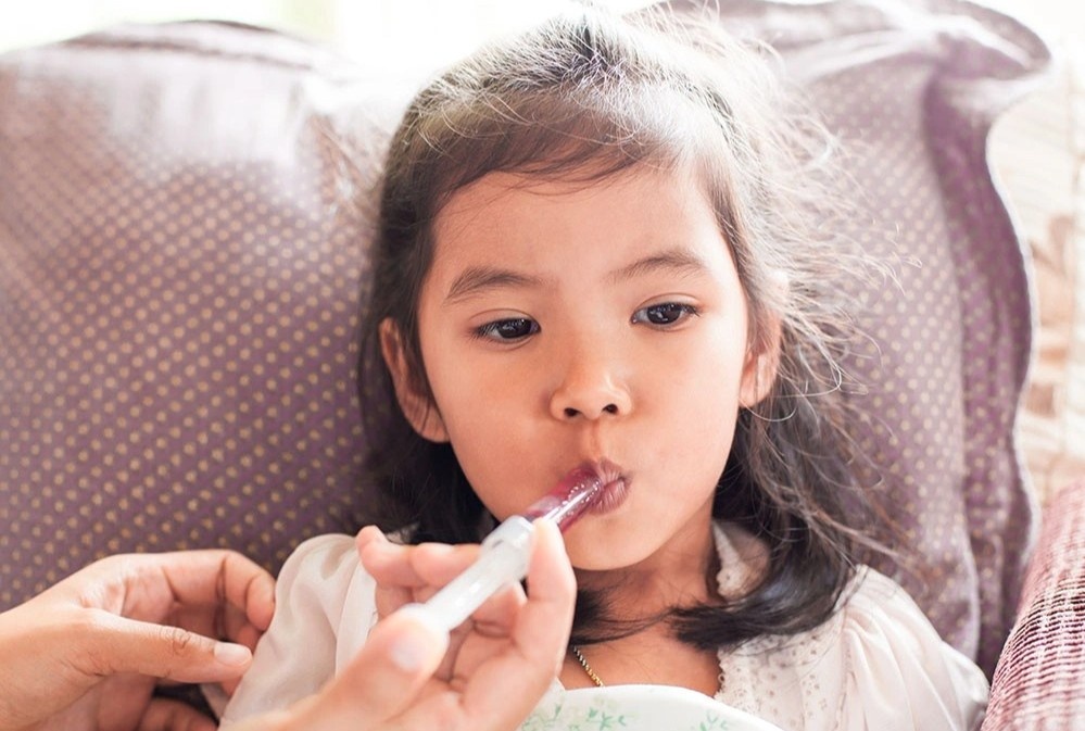 Nhung dieu cam ky khi tre bi cam lanh hinh anh