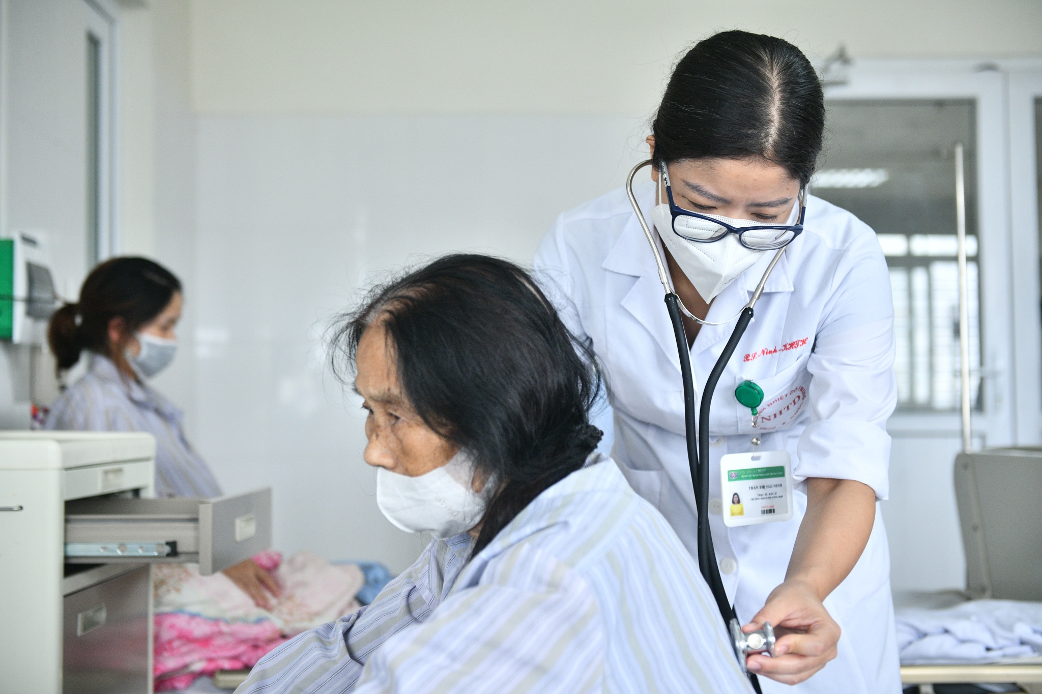 Nhung bien chung co the gap phai khi mac cum mua hinh anh