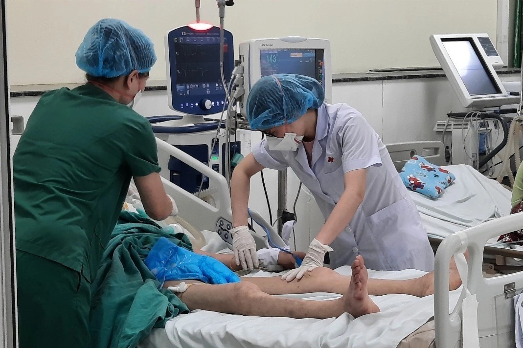bệnh nhân covid-19 diễn biến nặng ảnh 2 benh nhan covid-19 dien bien nang anh 2