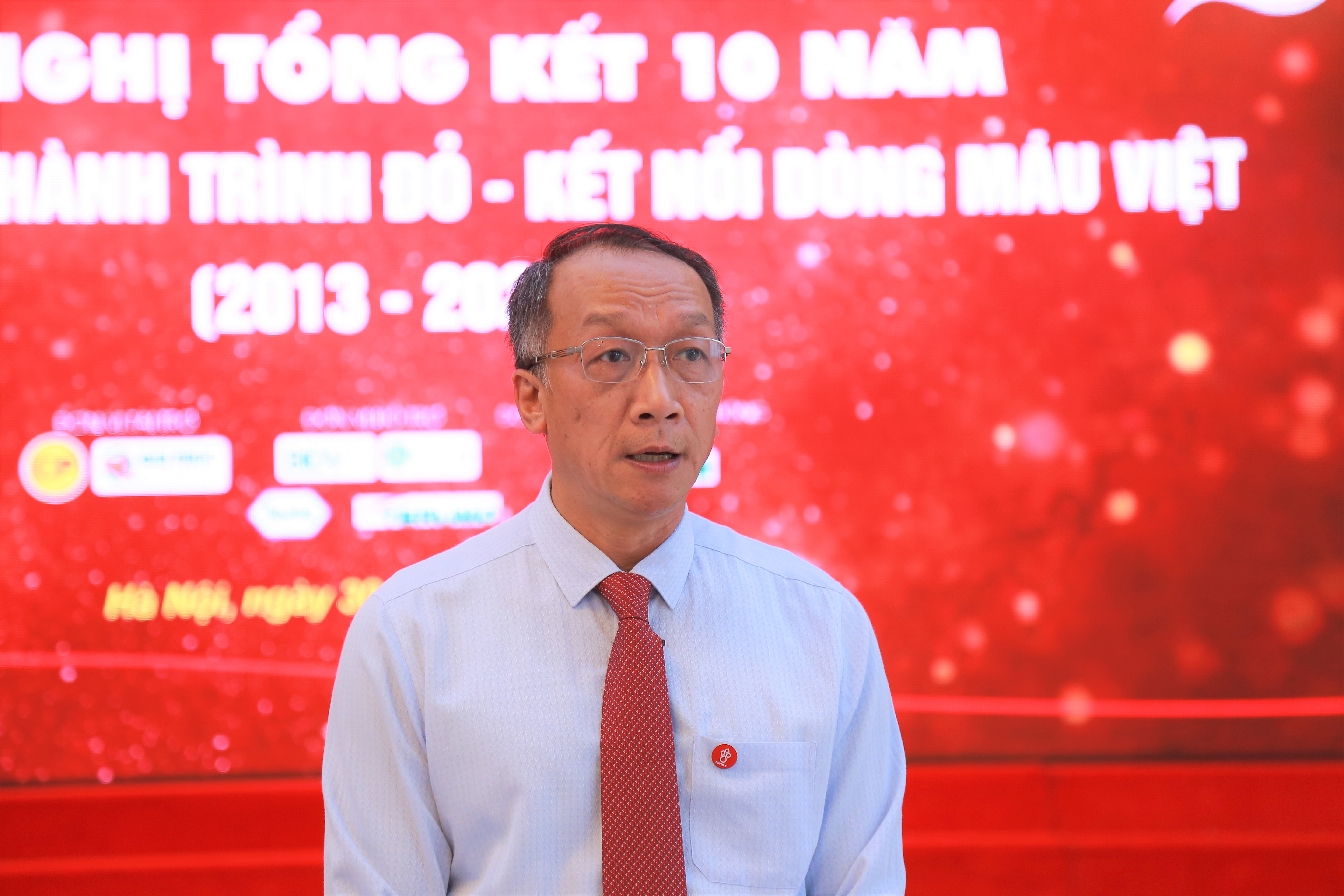 hanh trinh do hien mau cuu nguoi anh 5