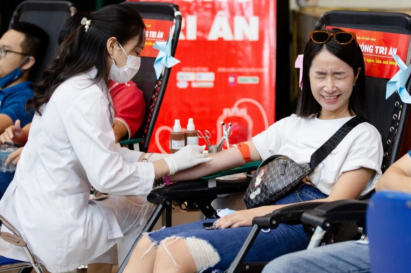 Mot thap ky khong de ai bi bo lai do thieu mau hinh anh