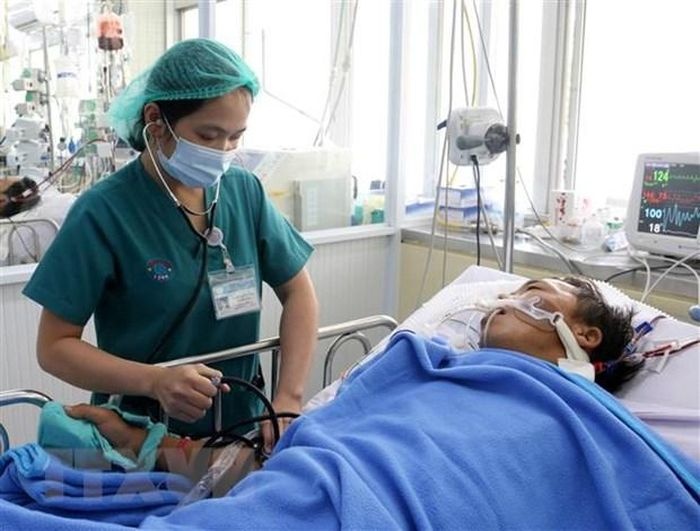 chau be bi ran can anh 2