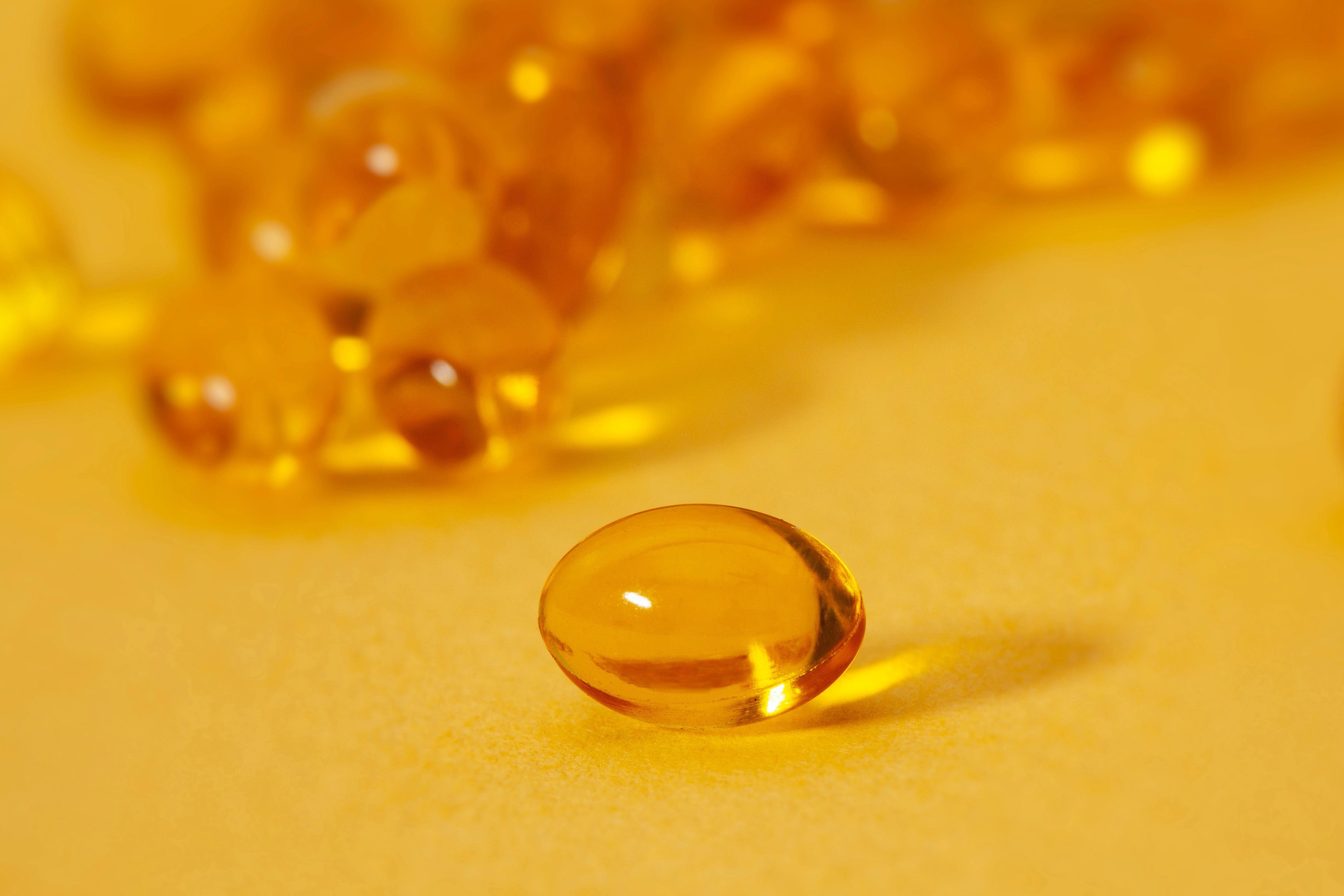 Vitamin D co the lam giam nguy co tu vong do Covid-19 hinh anh