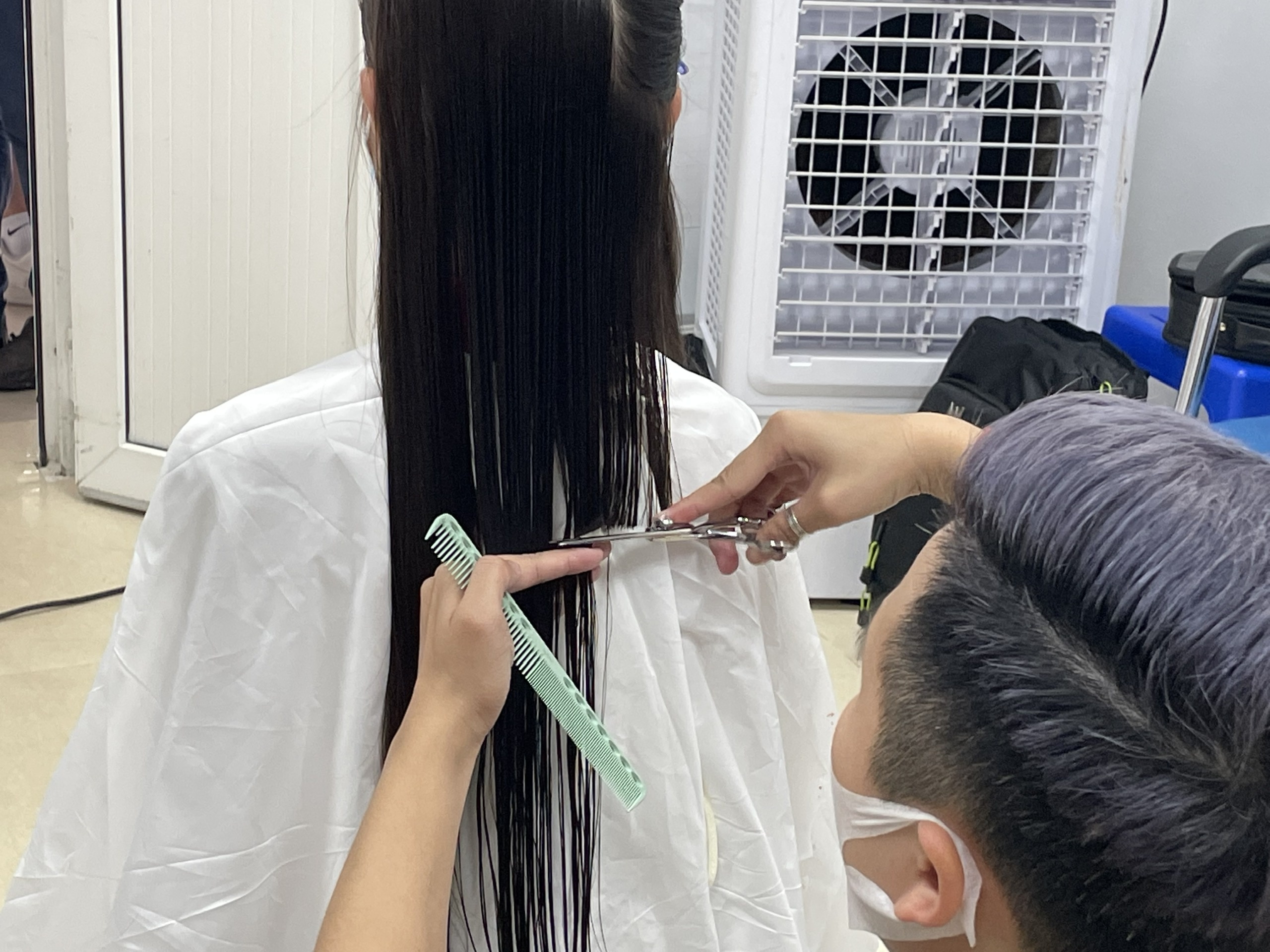 ‘De danh’ toc tu nhien gui cac benh nhan ung thu hinh anh