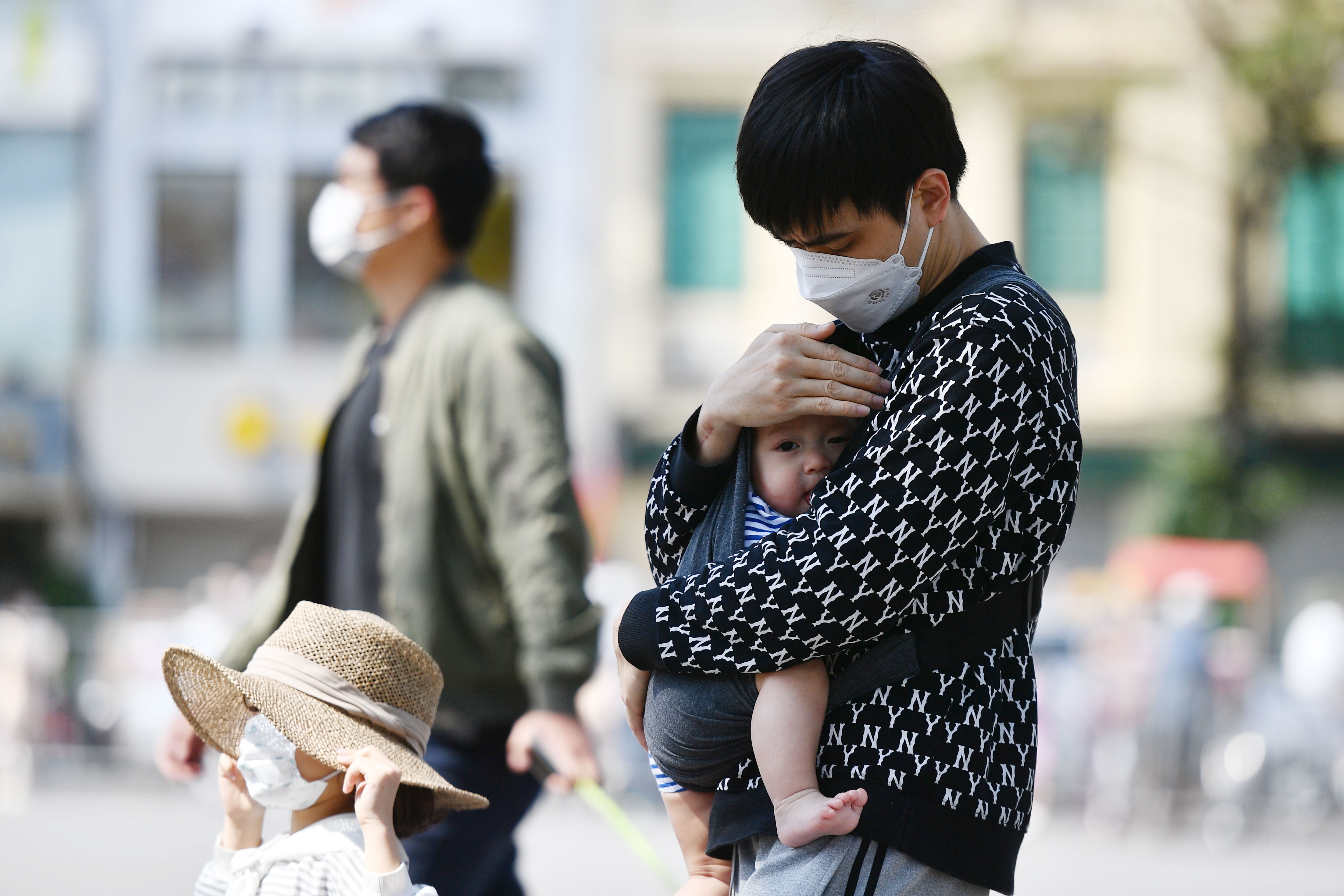 So ca mac Covid-19 moi giam nhe, benh nhan dien bien nang tang hinh anh