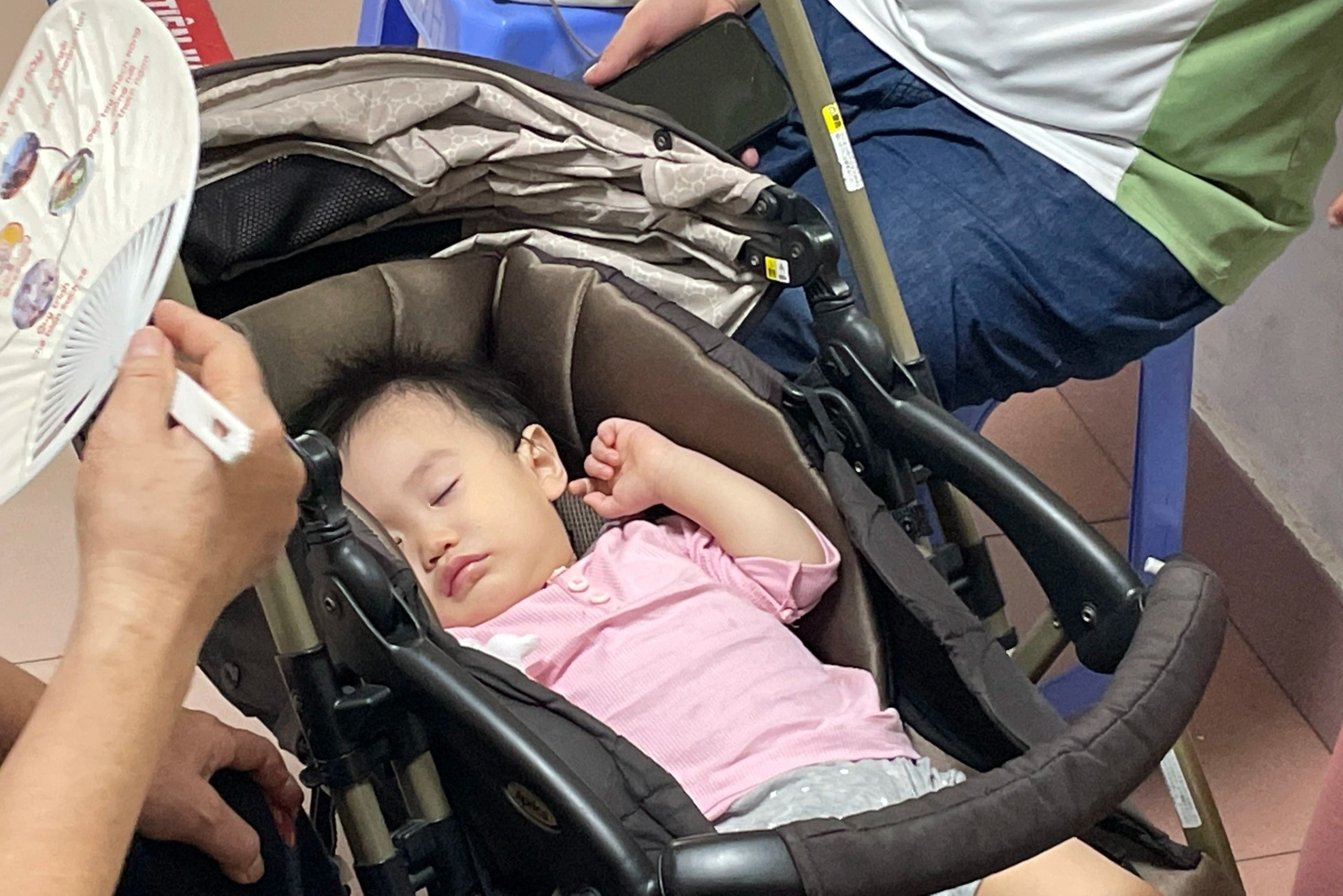 Hang loat benh vien ghi nhan su gia tang benh nhi nhiem adenovirus hinh anh