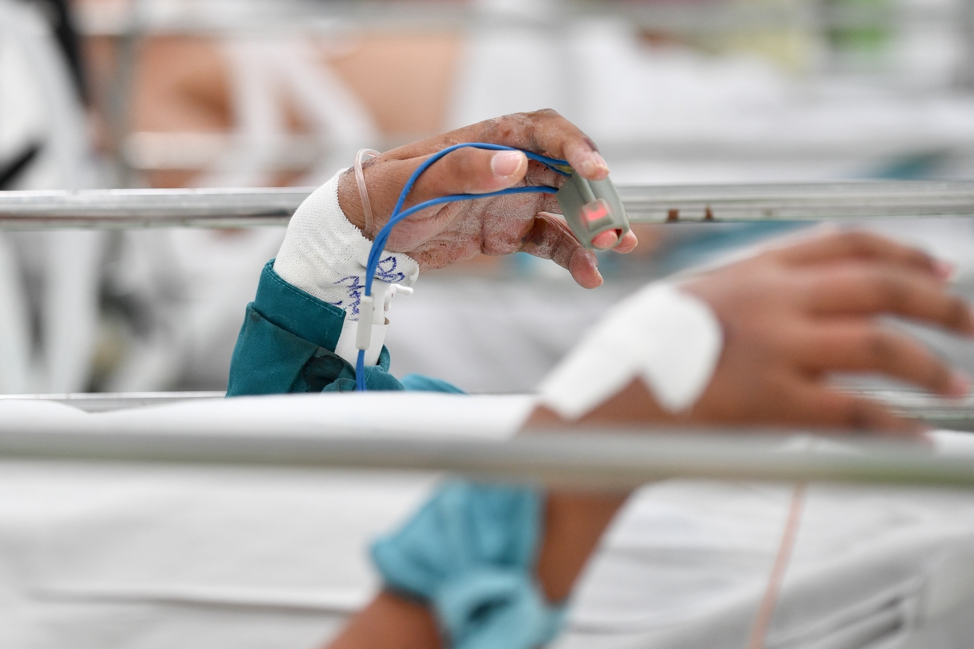 TP.HCM thanh lap to chuyen gia dieu tri sot xuat huyet hinh anh