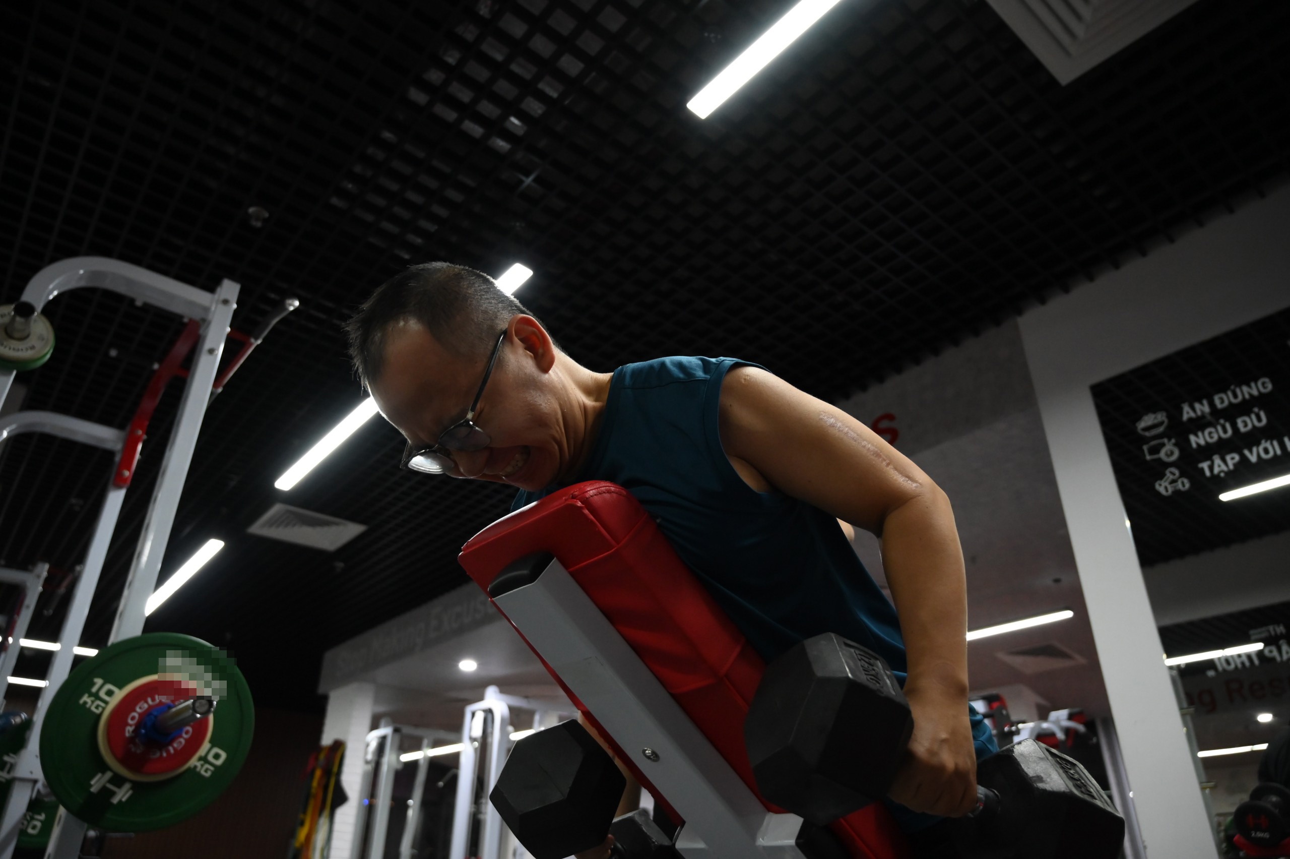 Lam viec tai van phong 12 gio/ngay van giam duoc hon 20 kg hinh anh